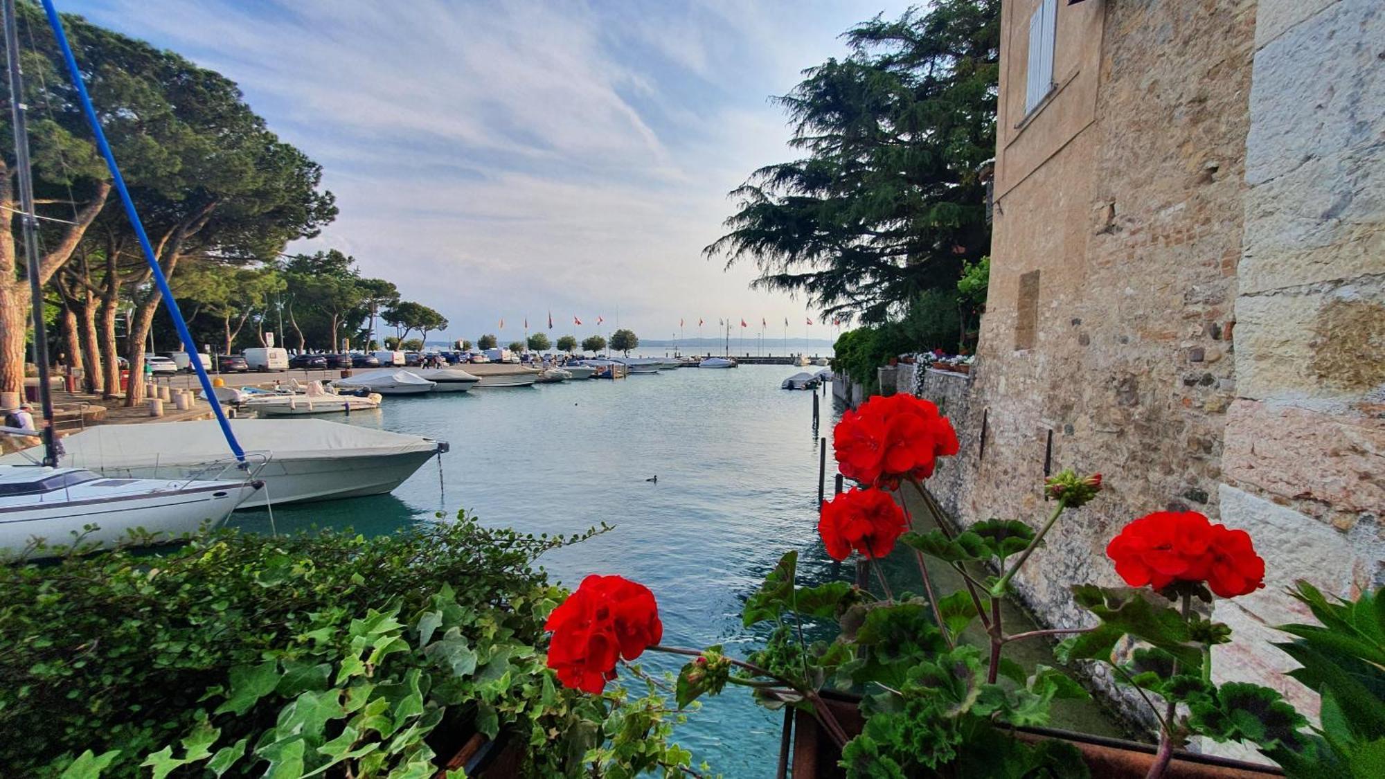 Sirmione4U - Domus By The Castle Apartment ภายนอก รูปภาพ