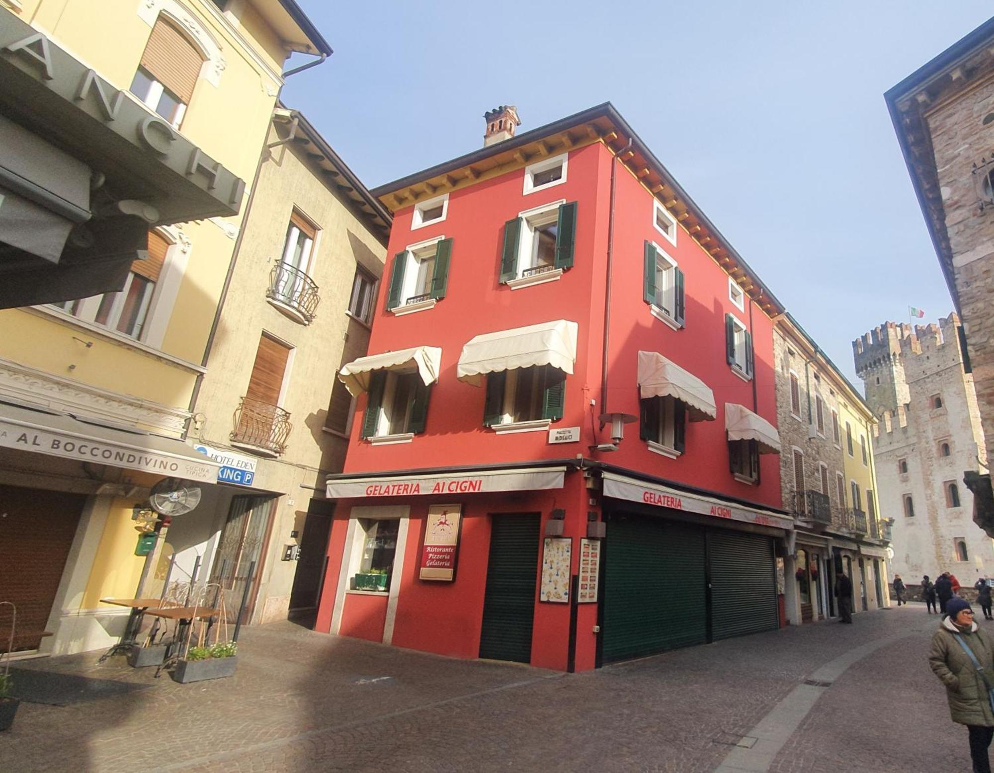 Sirmione4U - Domus By The Castle Apartment ภายนอก รูปภาพ