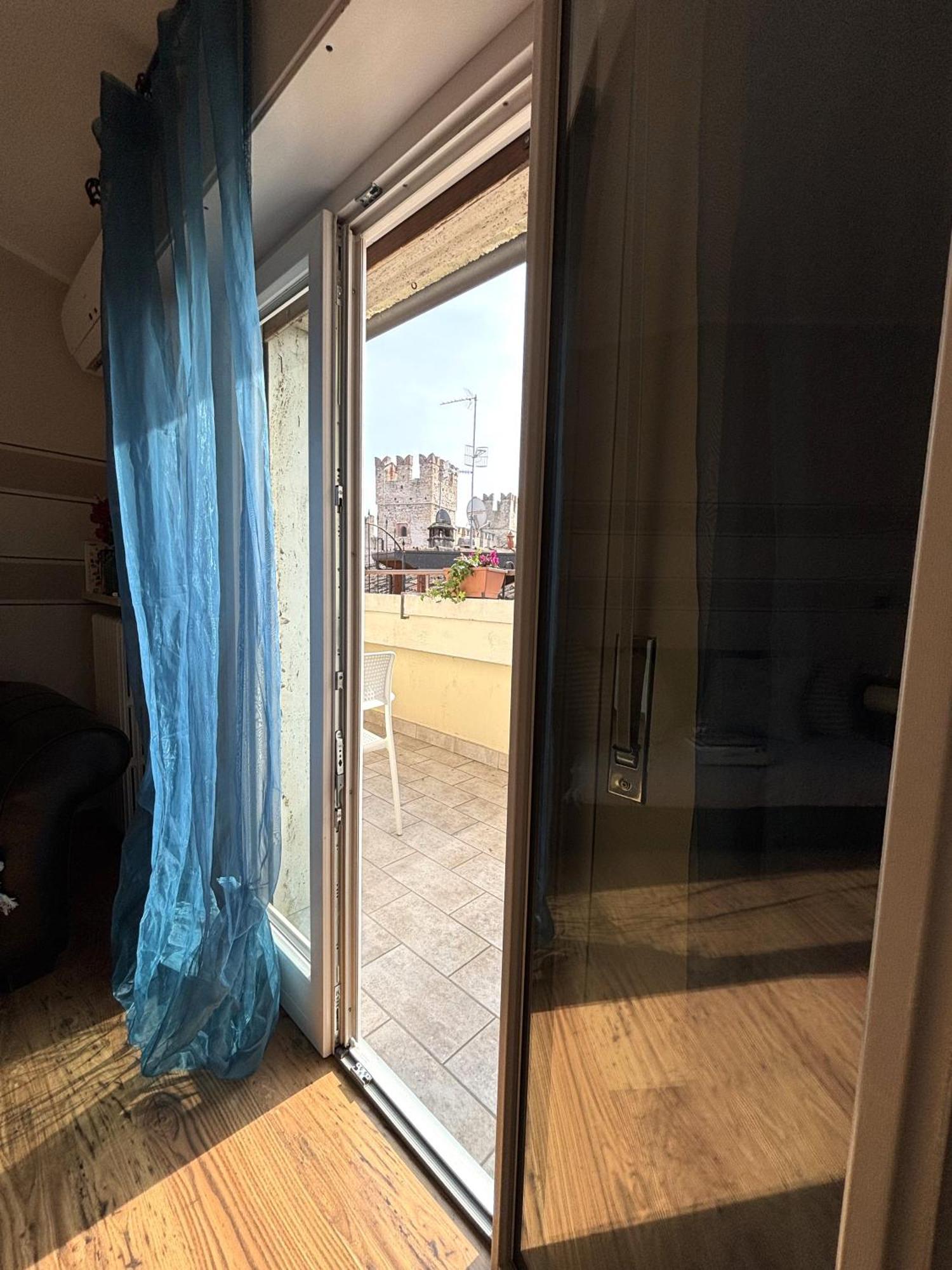 Sirmione4U - Domus By The Castle Apartment ภายนอก รูปภาพ